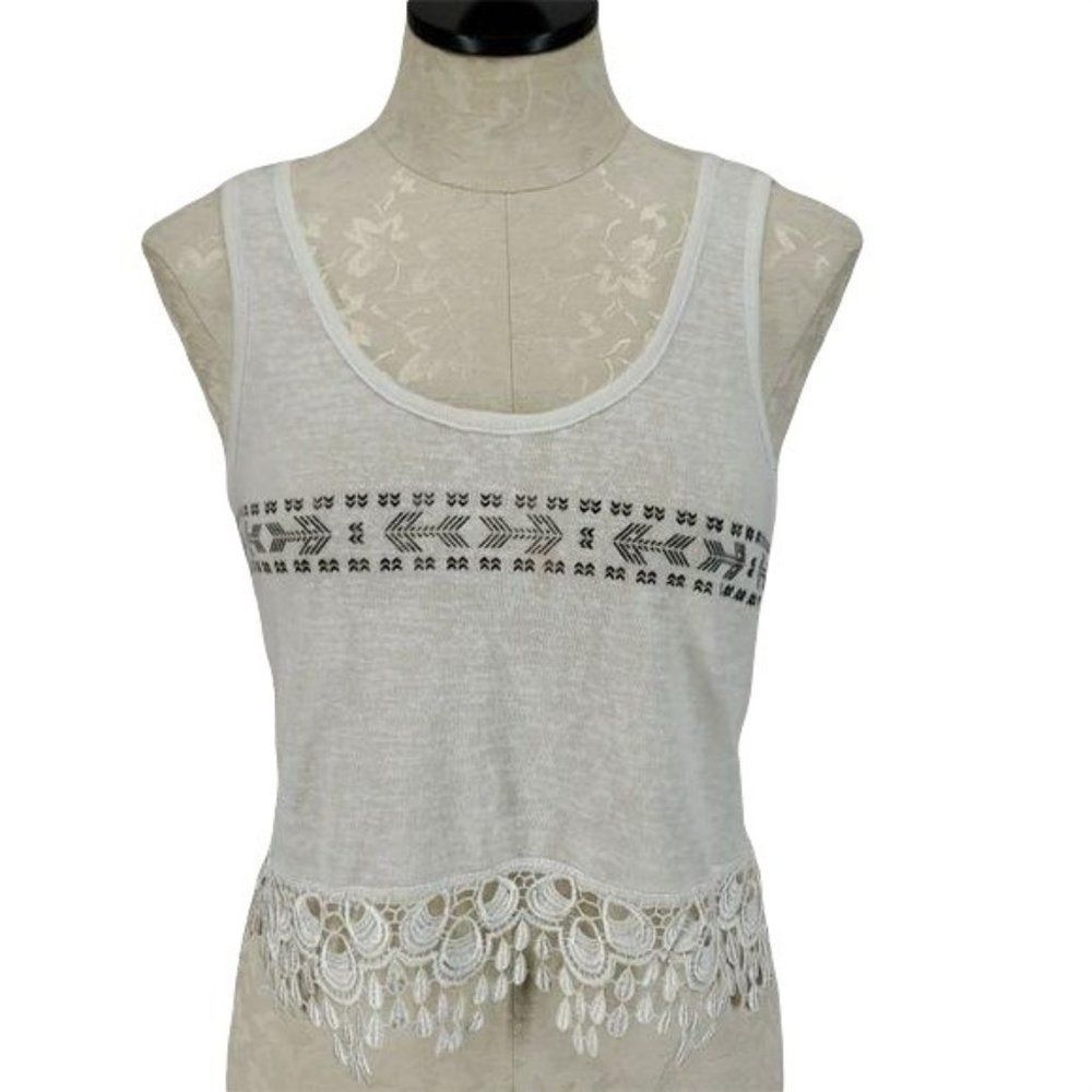 Roommates Women's White Fringed Aztec Burnout Design‎ Cropped Top Small